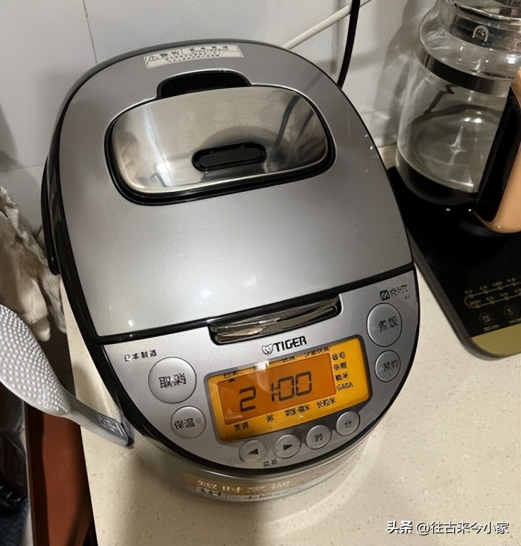 日本电饭煲和中国电饭煲哪个好吃,日本虎牌电饭煲和其它牌子哪个好