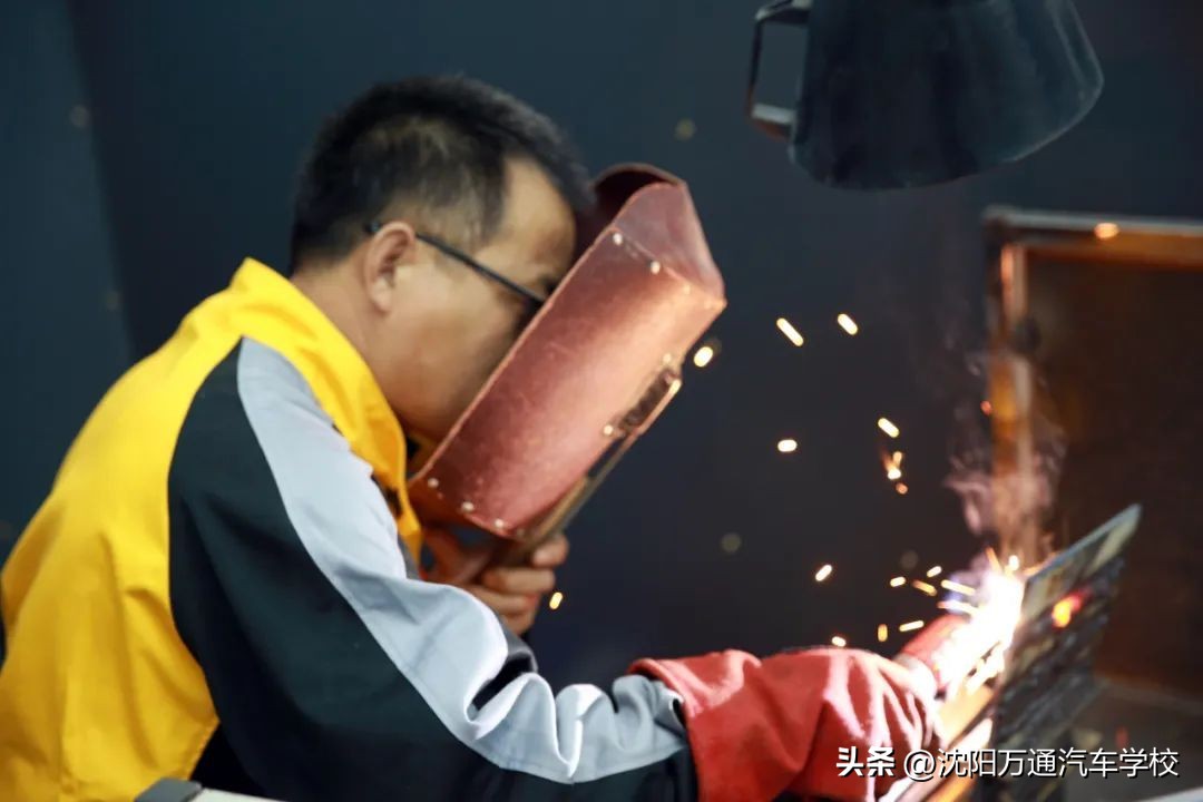 焊工到底好不好学,焊工的辛酸谁能懂