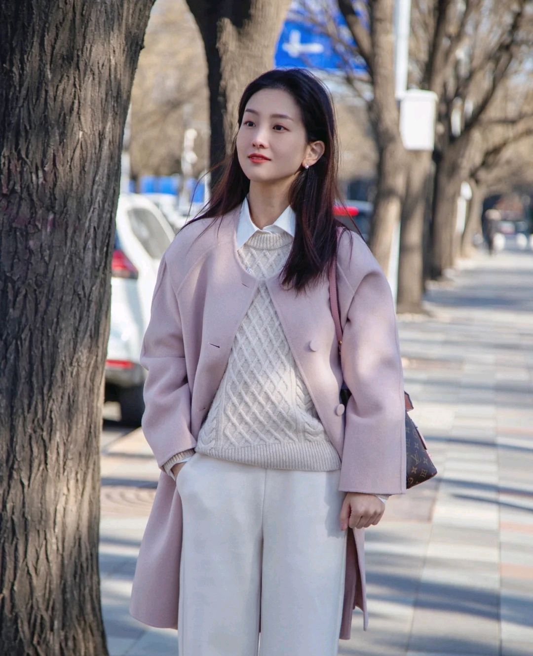 嫩粉色显瘦大衣内搭,粉色系大衣穿搭裙子