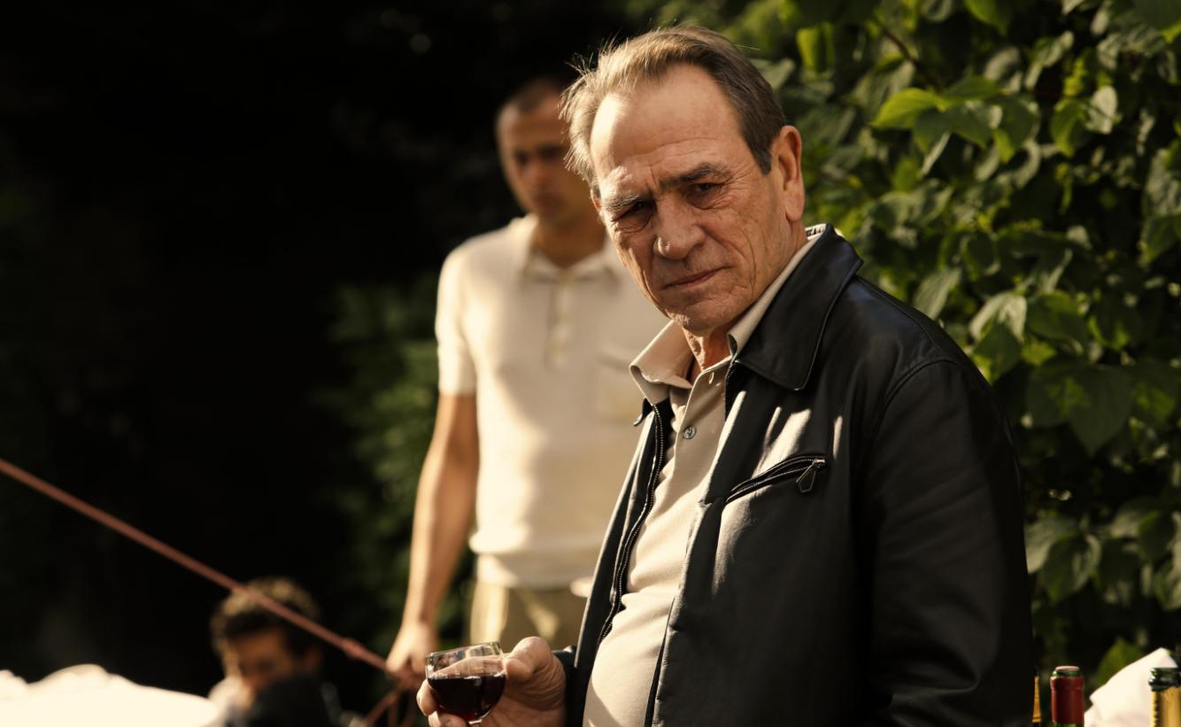 壮汉想性侵漂亮女孩，却被没收作案工具，招招致命极其狠毒，电影