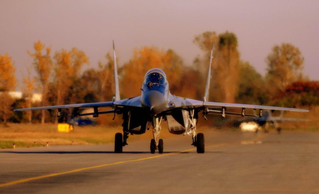 乌军把西方援助的战机拆了，只因压根飞不起来，泽连斯基又被耍了