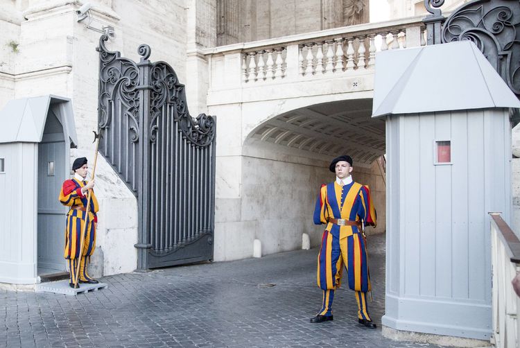 罗马梵蒂冈圣墓,罗马梵蒂冈边境