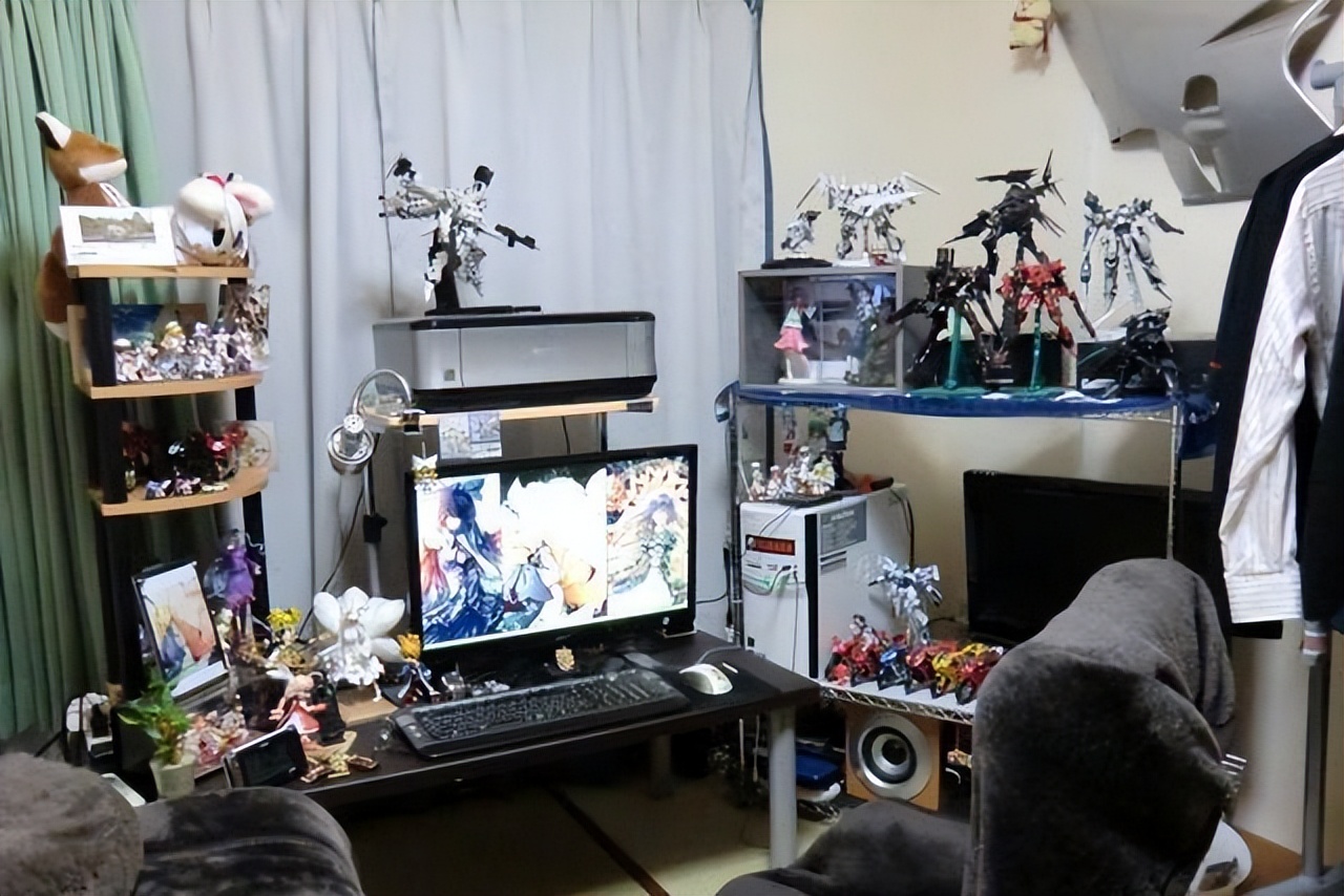 在二次元消费盛行的当下,年轻人二次元消费