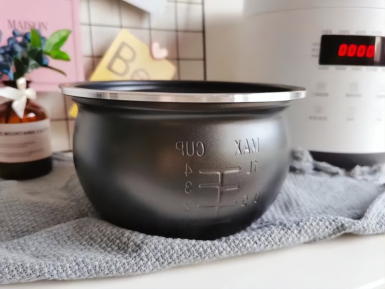 电压力锅和高压锅什么区别,电压力锅和高压锅哪个更好