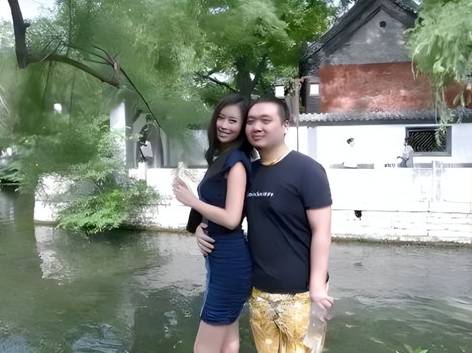 被前任一渣再渣，私密照两次外泄，车模*兽兽**看男人的眼光太差了