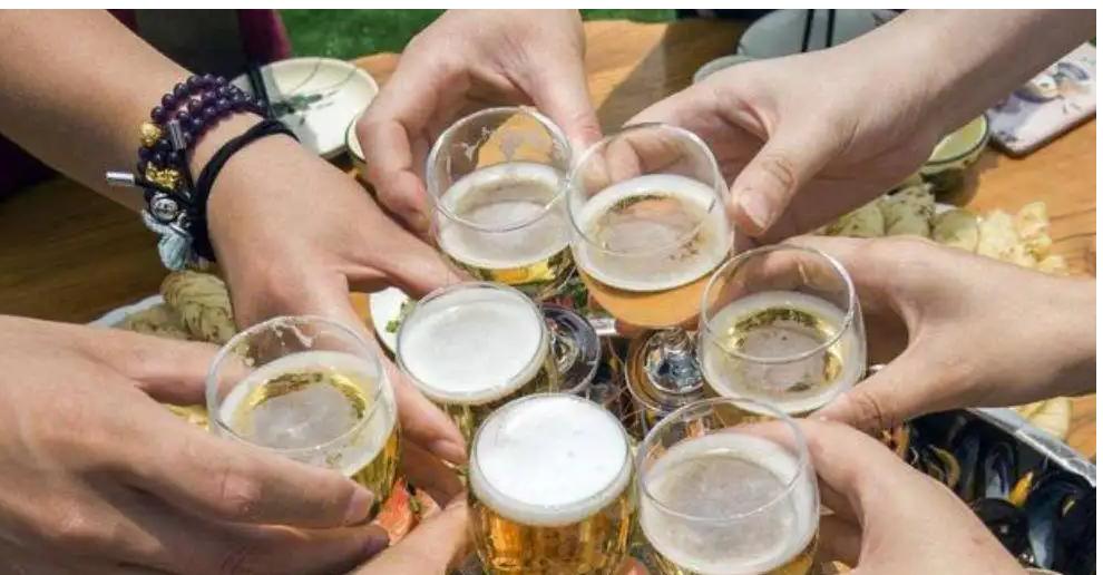 洋酒喝多了第二天难受应该怎么办,喝多了难受怎么缓解