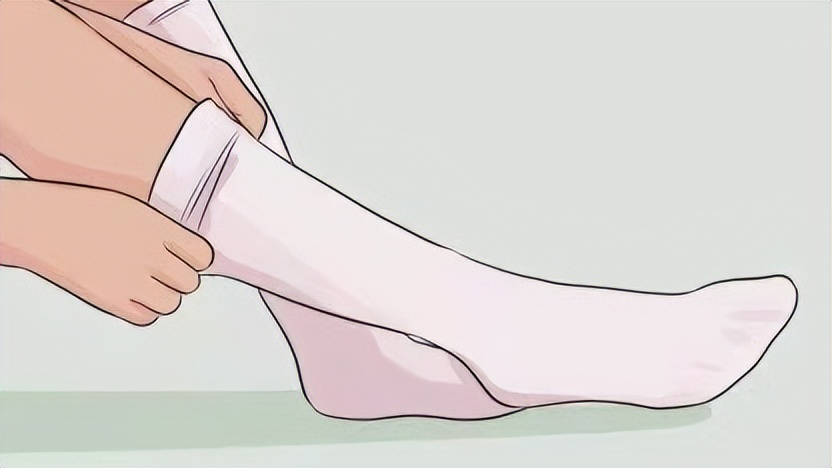 脚底板爱进风什么原因,脚底板长茧子走路疼怎么办