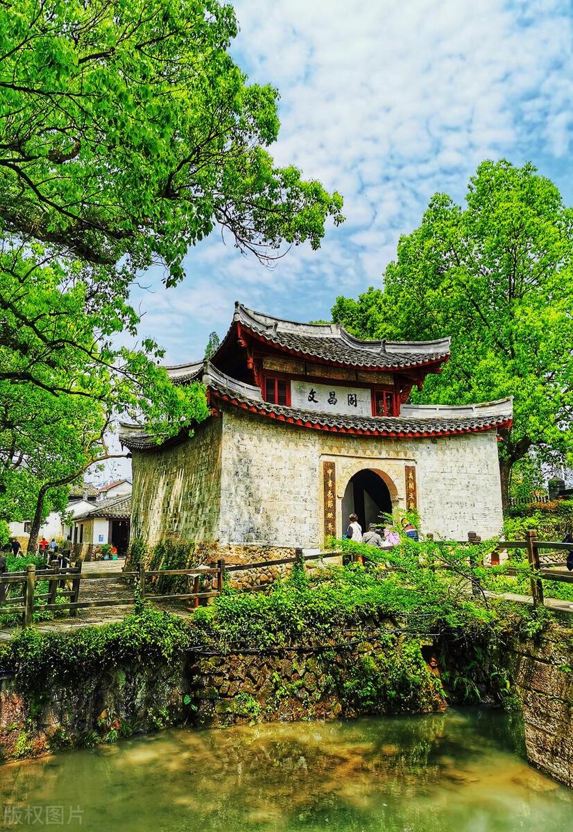 夏天最好的十大避暑城市,最适合夏天去的古镇