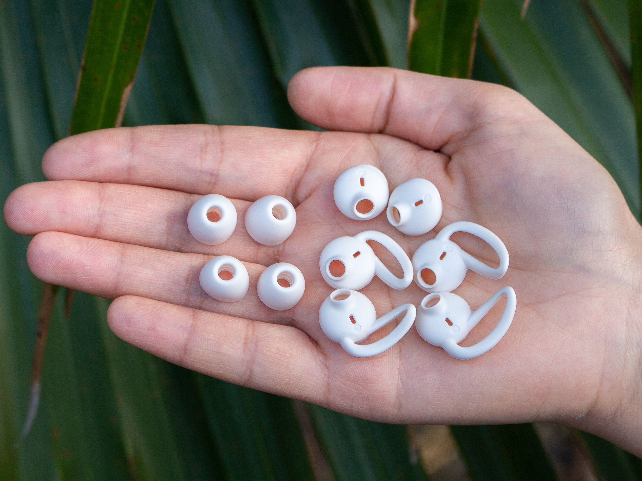 蓝牙耳机是不是过时了,头戴式耳机真的过时了吗