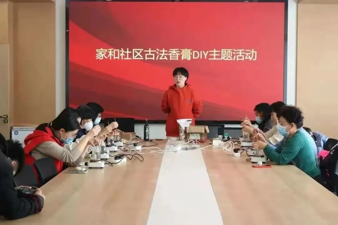 暖心摆渡架起警民连心桥,便民服务站架起干群连心桥