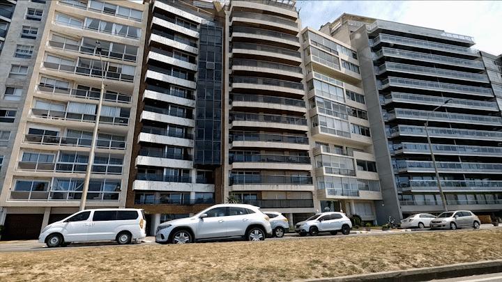 花了6000元在海上吃西餐,花了8000块钱到河里面吃一顿饭