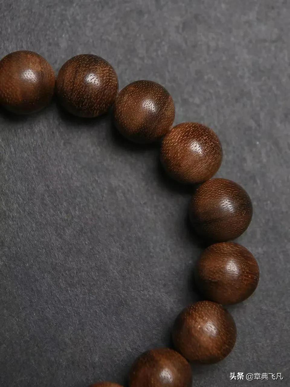 加里曼丹沉香108颗手串怎么配,正宗加里曼丹沉香手串低品质