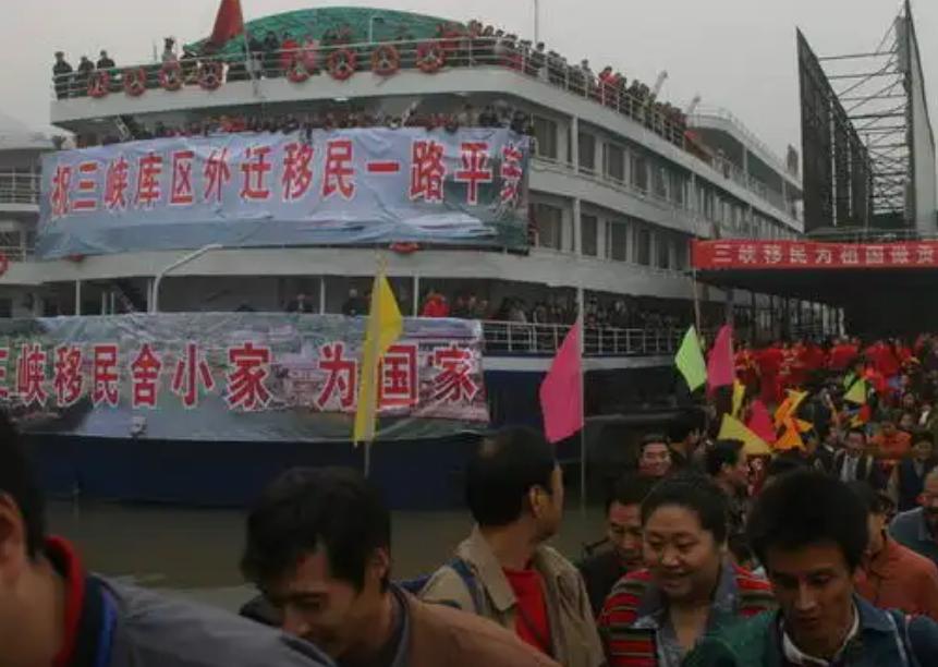 1997年，中央为何要将重庆设为直辖市？事实证明*小平邓**真高明