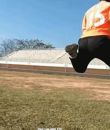 云南小伙坚守17年为学生圆足球梦,励志少年足球梦