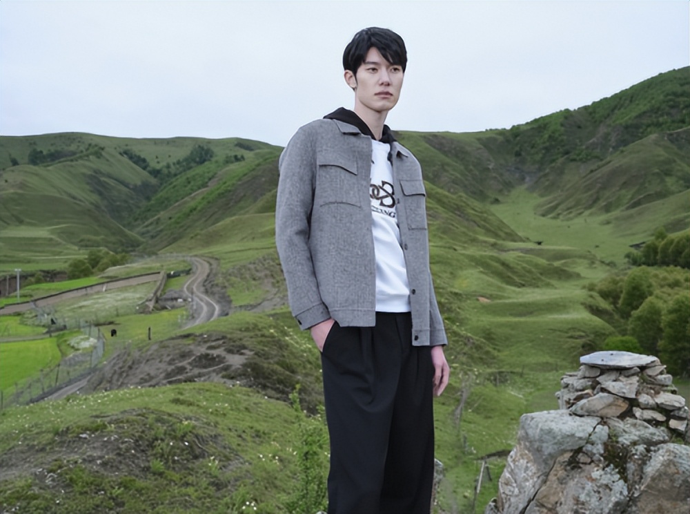 「昆仑胜境」与狼共舞发布2022秋冬系列