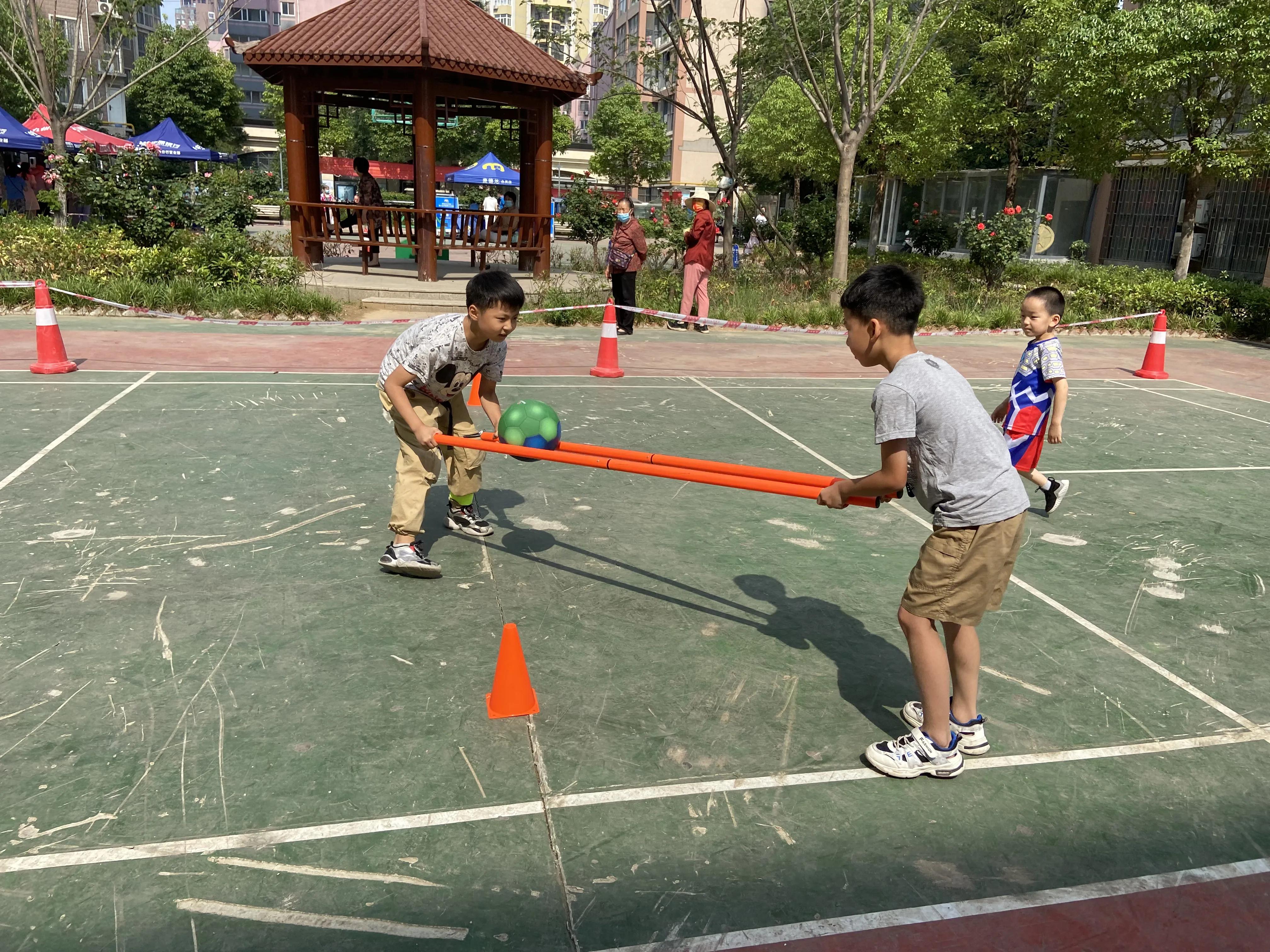 社区足球公益活动,大手拉小手共建美好家园社区活动