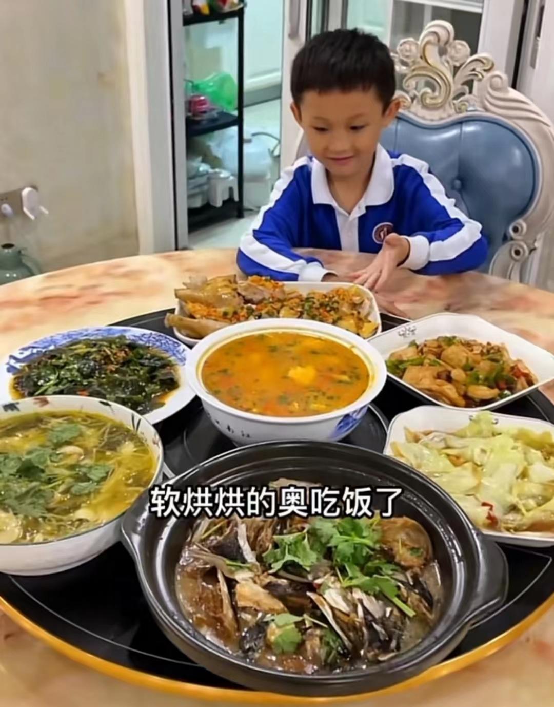 蓉蓉妈妈做早餐,蓉妈做午饭