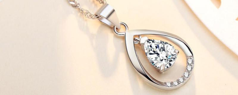 18k白金才半年就发黄了,18k白金褪色可以保养么