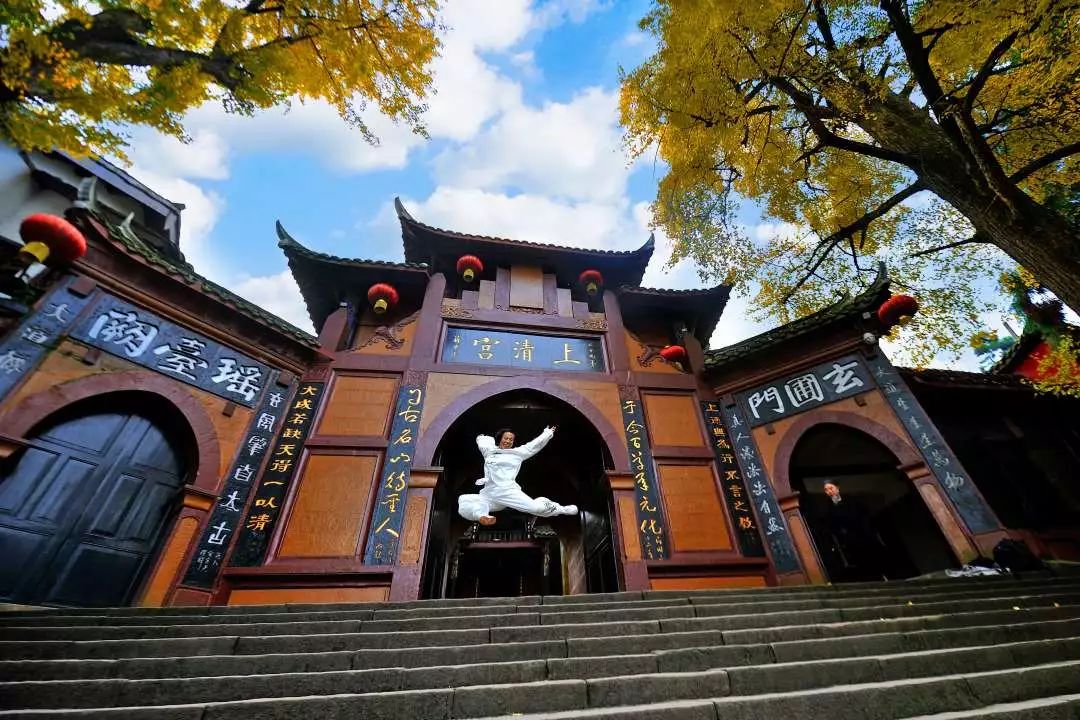 都江堰为什么值得我们纪念,震撼人心的都江堰