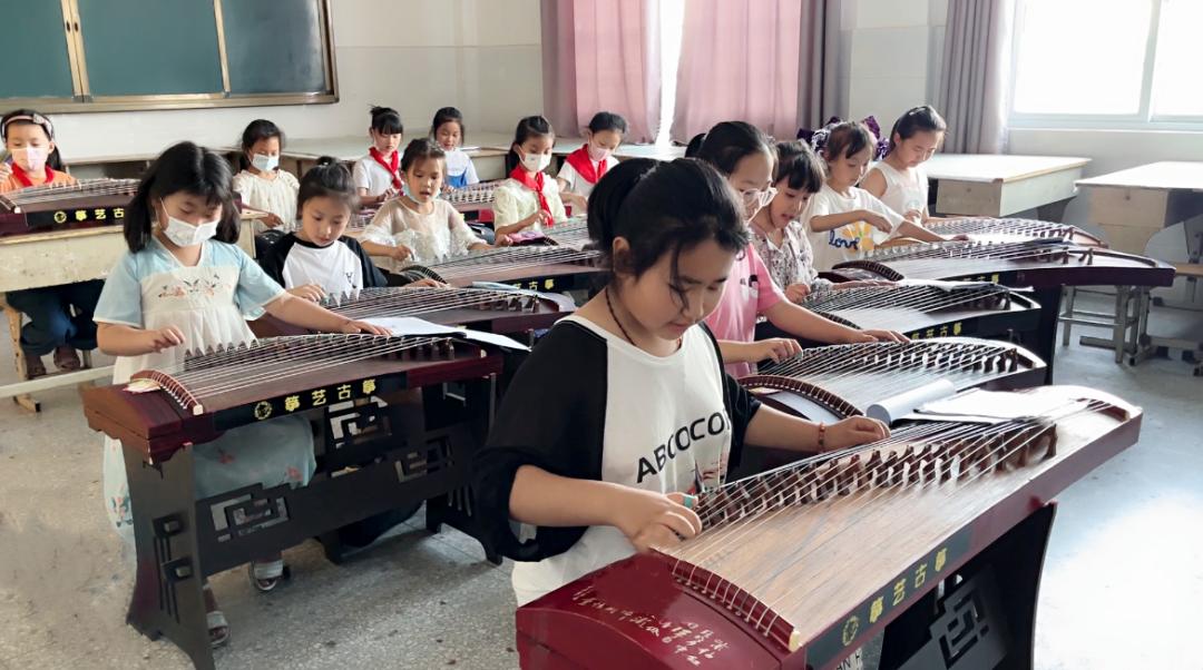 各学校开展丰富多彩的社团活动,多彩社团精彩纷呈