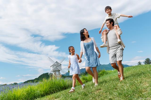 爸爸心情不好被女儿教育,爸爸脾气太爆直接无法沟通怎么办