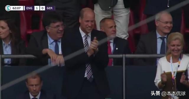 英格兰女足遗憾,中国女足与英格兰男足比赛