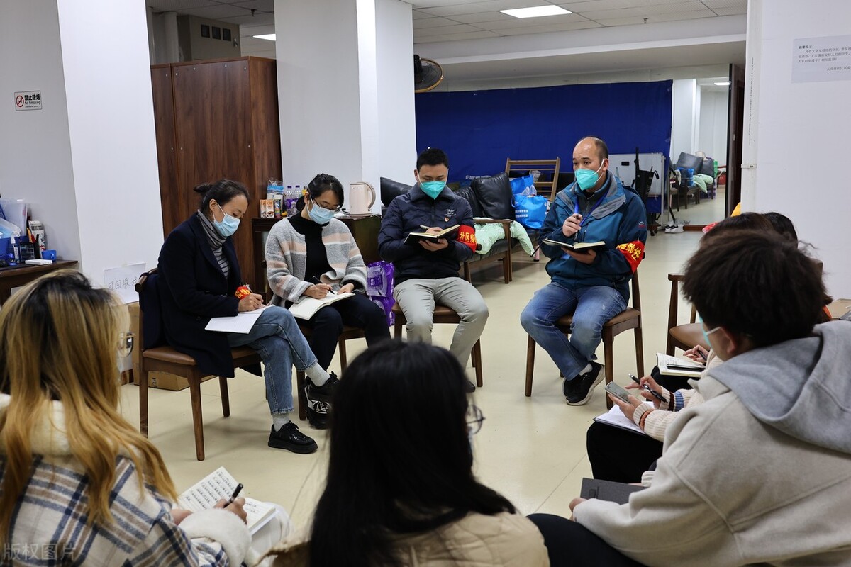 公务员考试适合什么样的人考,报考公务员怎么样报容易考上