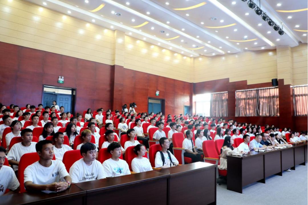 达州职业技术学院入学教育第一课,牢记使命殷殷嘱托开学第一课