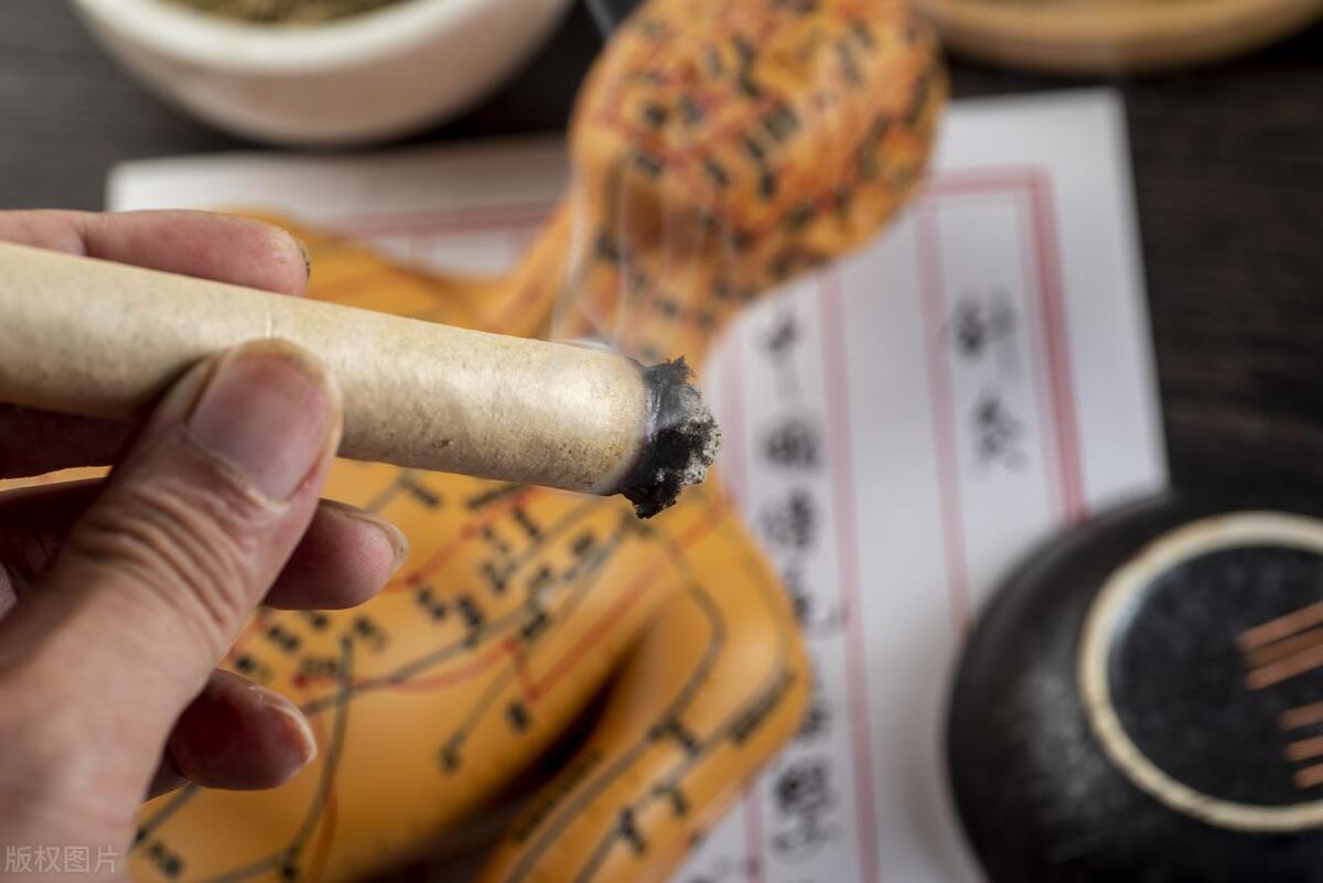 中医小妙招艾灸治感冒,中医医院艾灸疗法视频教程大全