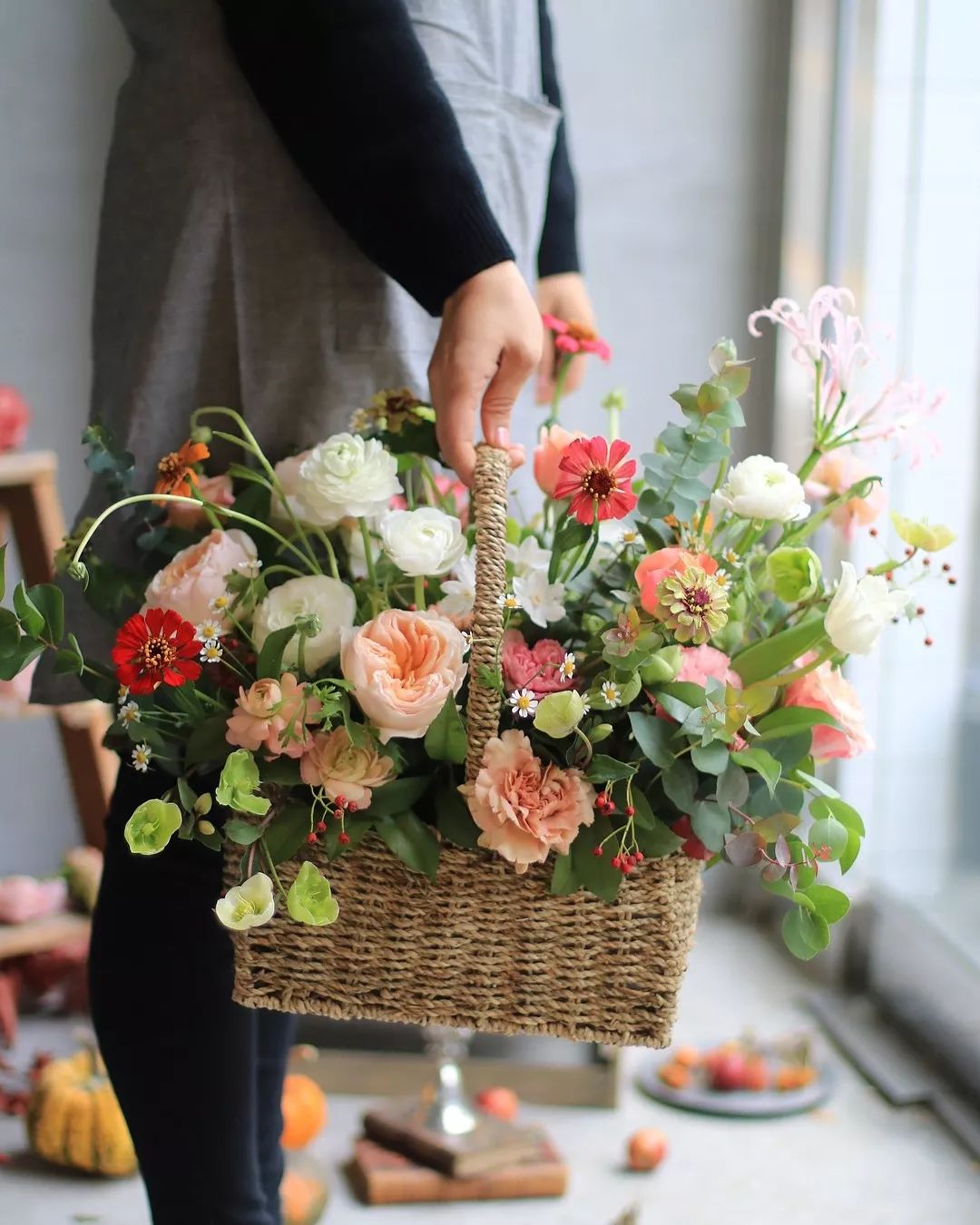 母亲节期间馨园花店开展鲜花促销,母亲节期间馨园花店原价每支4元