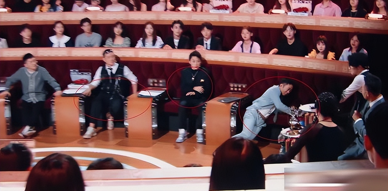 谢娜为什么会被何炅三次直呼其名,46岁的谢娜现在怎么样了