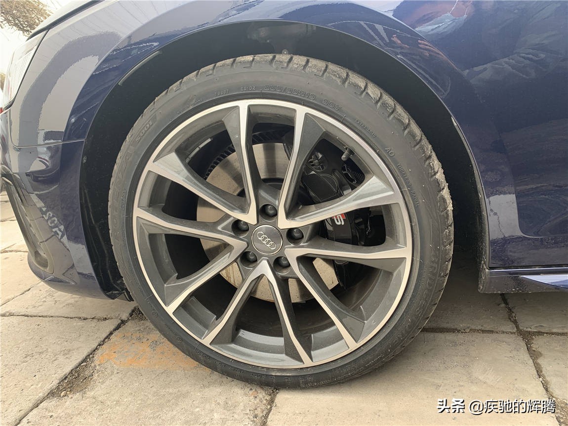 奥迪s4高配落地多少钱,奥迪s42023款落地价油耗