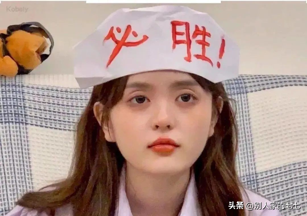 一个女人假装爱你四种表现,女人假装爱你的九个表现你中了几