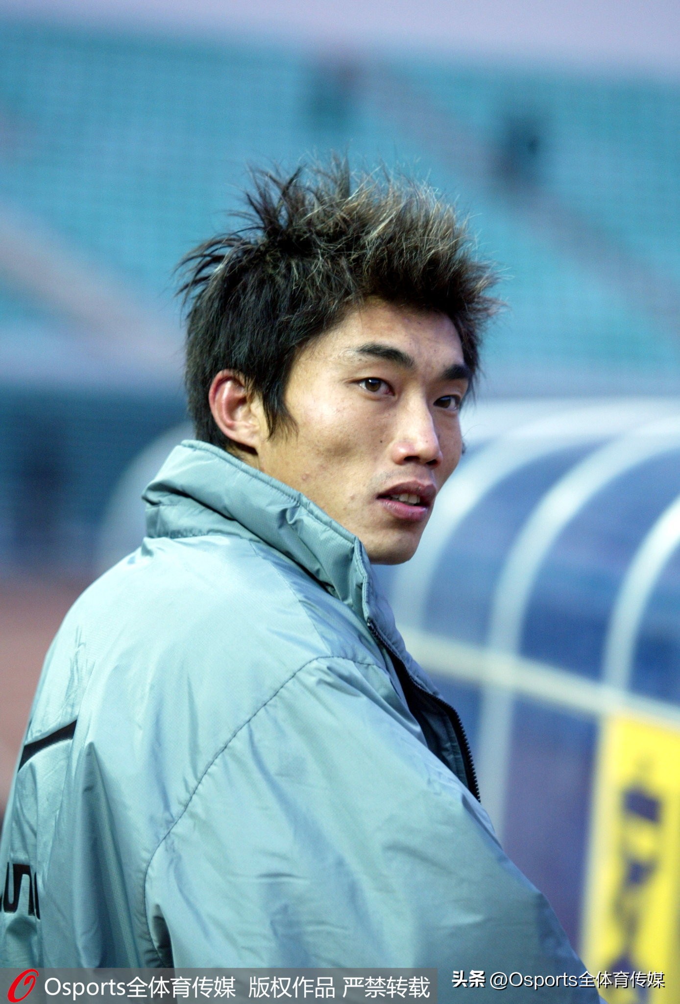 广州足球队宣布郑智担任一线队主教练回顾郑智职业生涯照