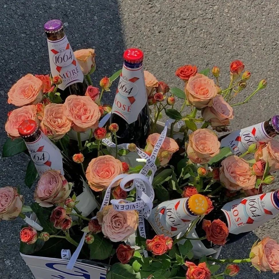 背景图ins风鲜花,ins复古黑色鲜花壁纸