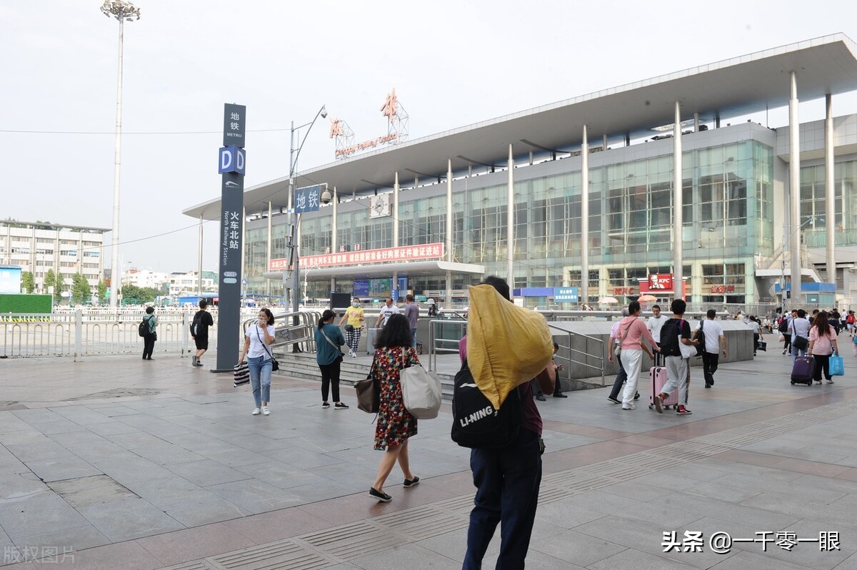 成渝铁路枢纽在哪里,成渝中线高铁站周边交通规划