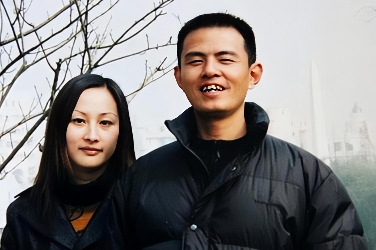 客车司机被铁片击中,公交车司机被铁片击中坚持几秒