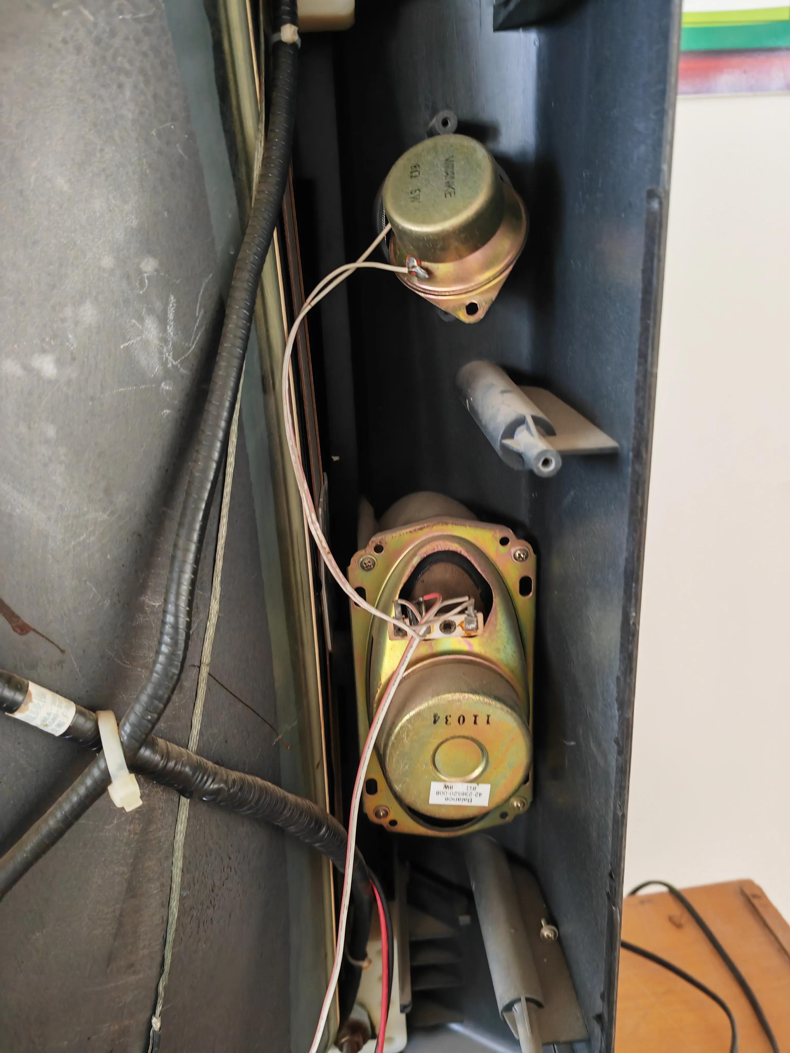 显像管电视机工作原理动画,黑白电视机电源电路原理分析