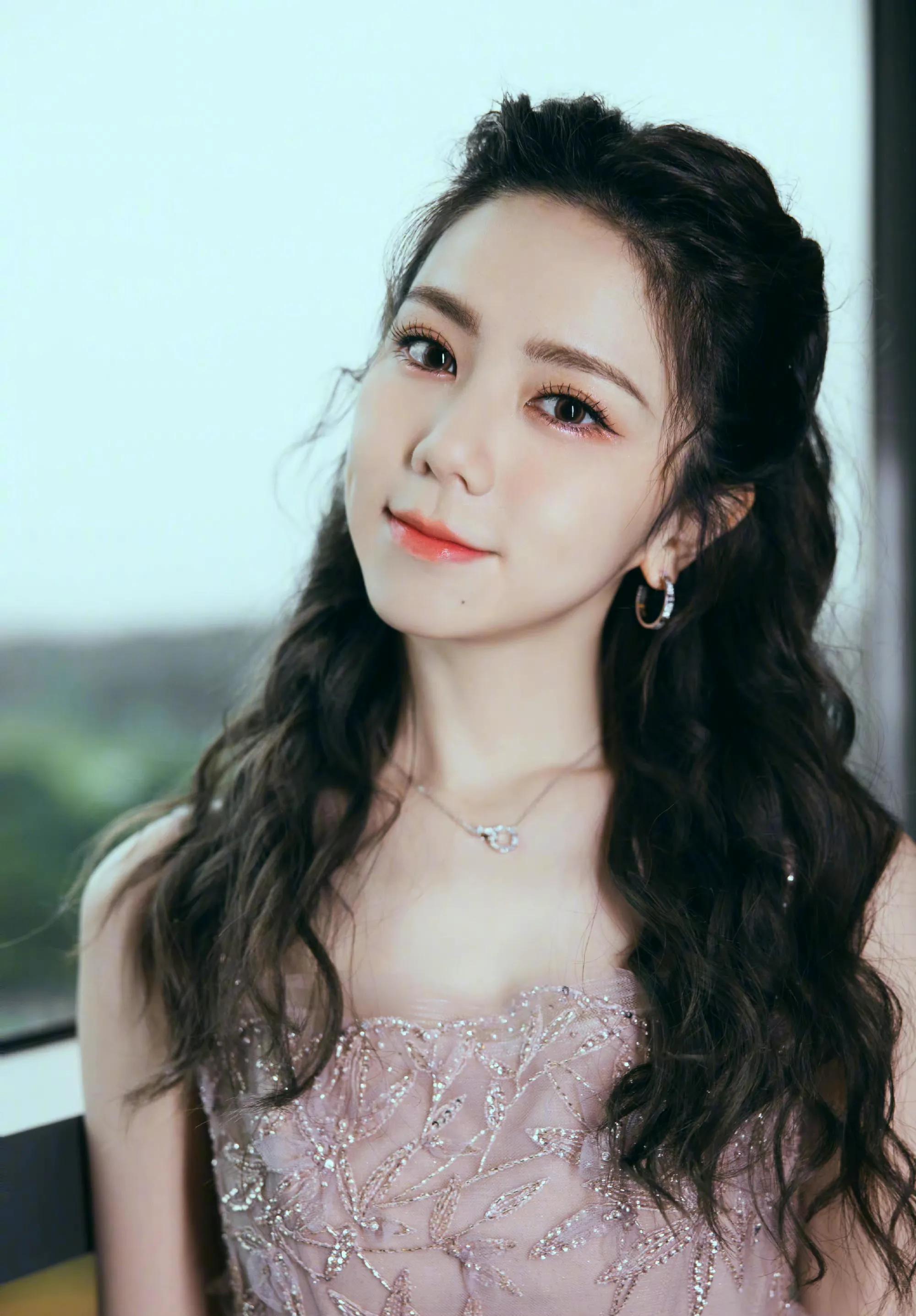 邓紫棋画美丽的小姑娘们,邓紫棋古典美少女