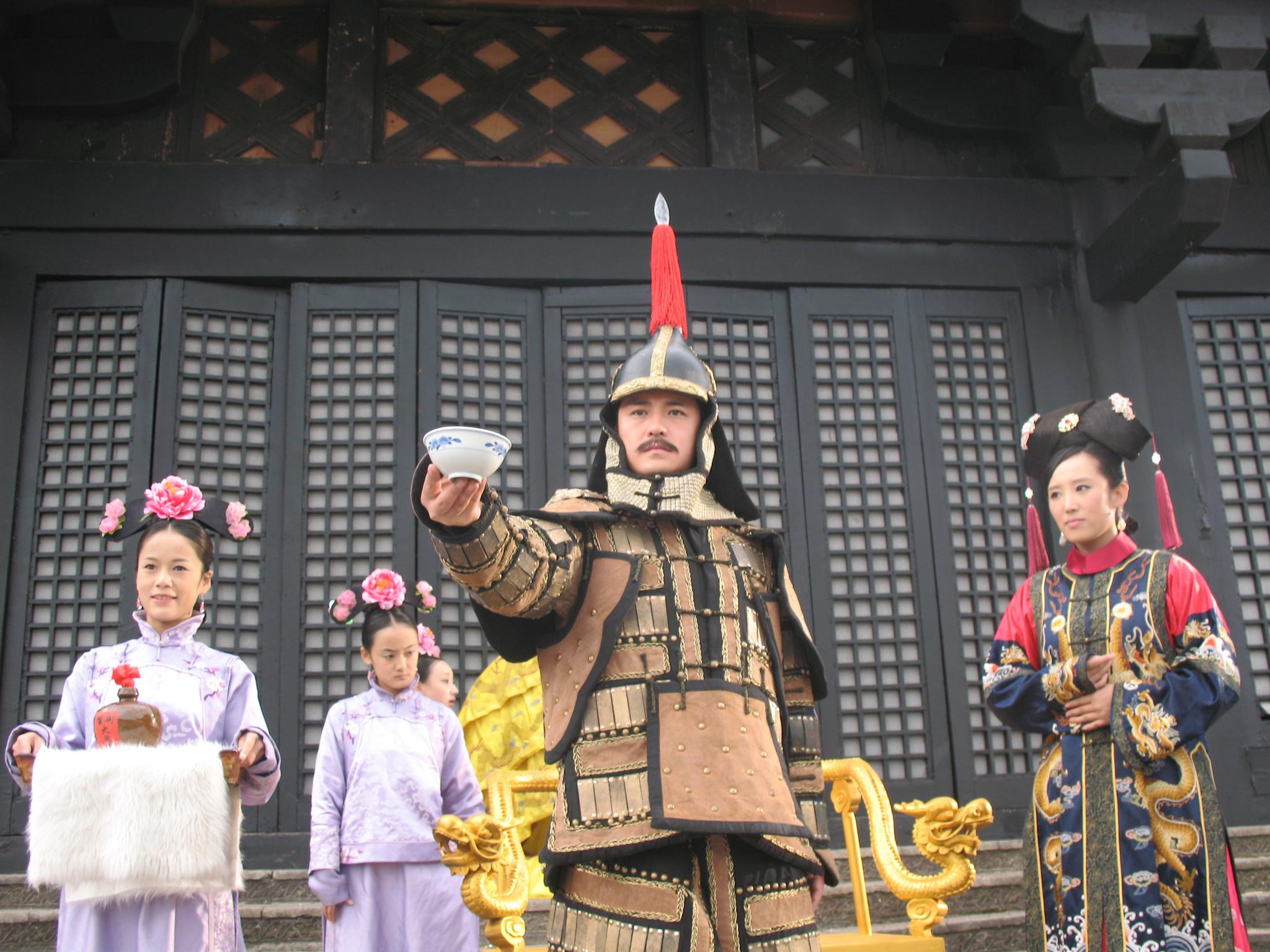 李成梁炫耀脚底有7颗黑痣，贵不可言，小妾：野猪皮脚底有7颗红痣