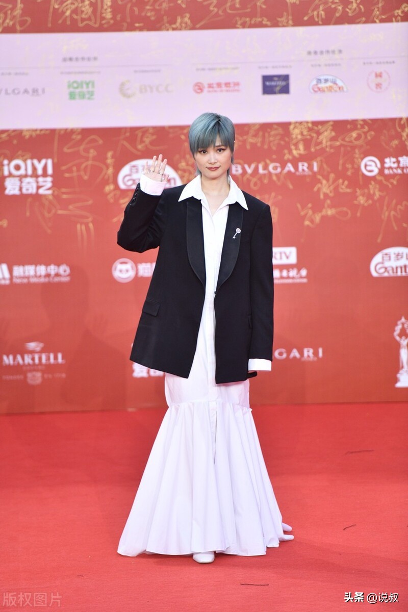 李宇春坐在轮椅唱歌,李宇春坐轮椅说的话