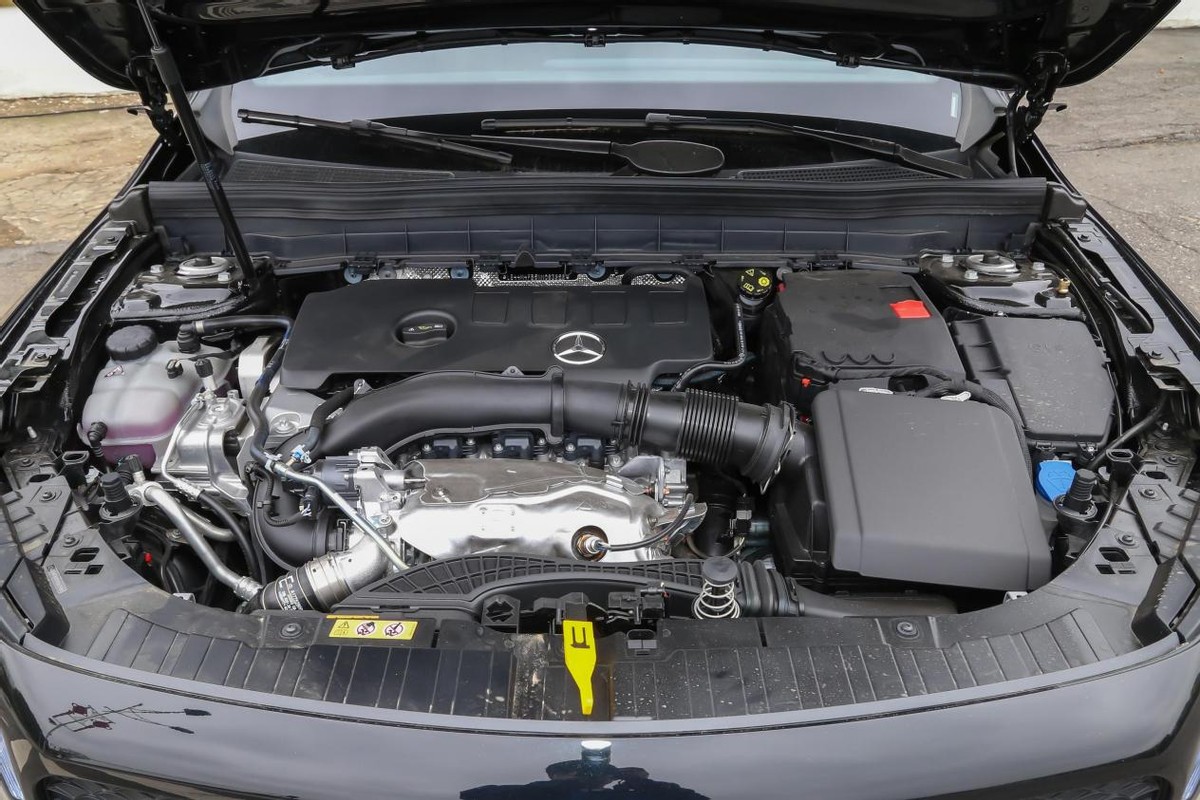 路虎发现运动版和奔驰glc260对比,路虎发现运动和奔驰glb对比图