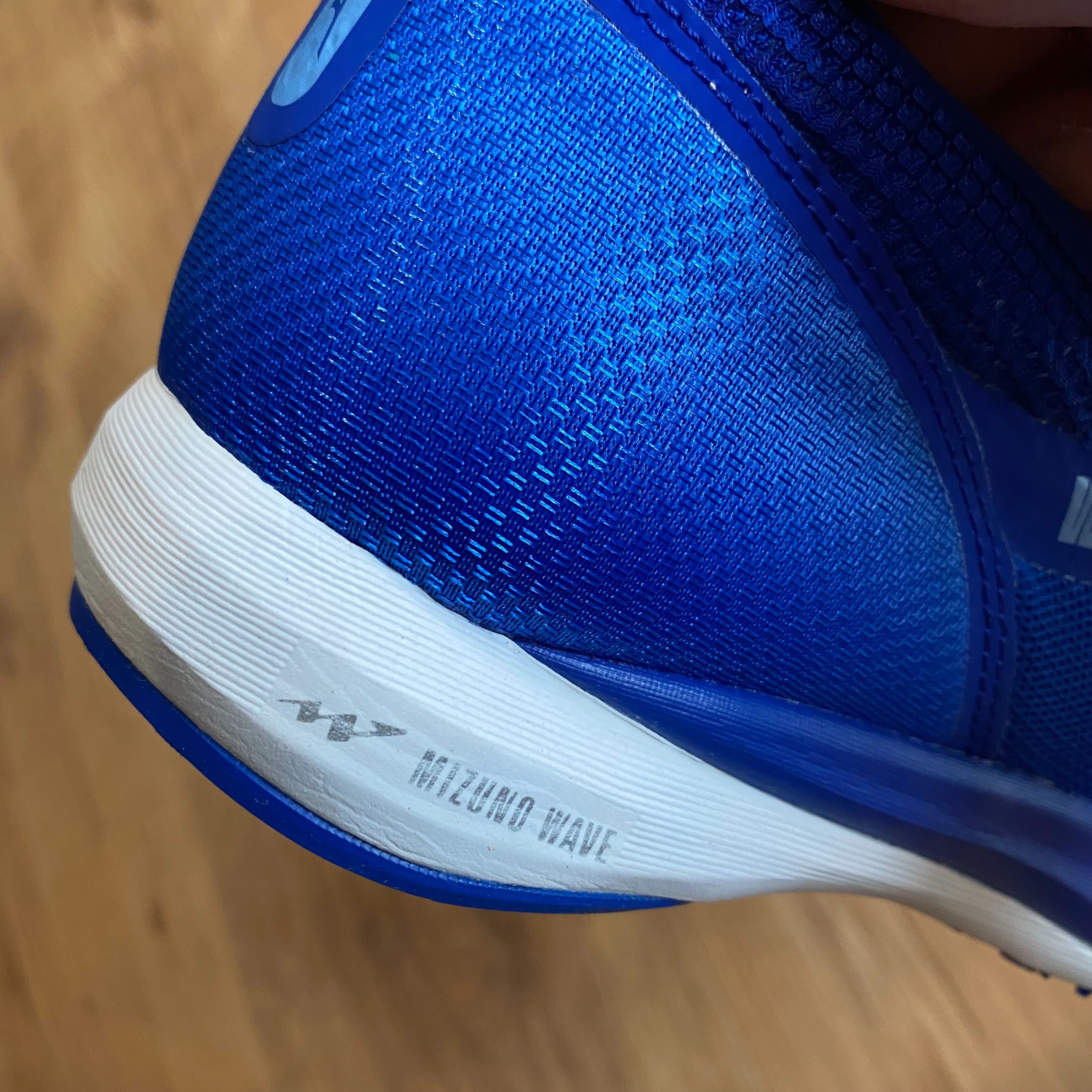 可能是我买的最后一双薄底跑鞋，Mizunowaveduel2