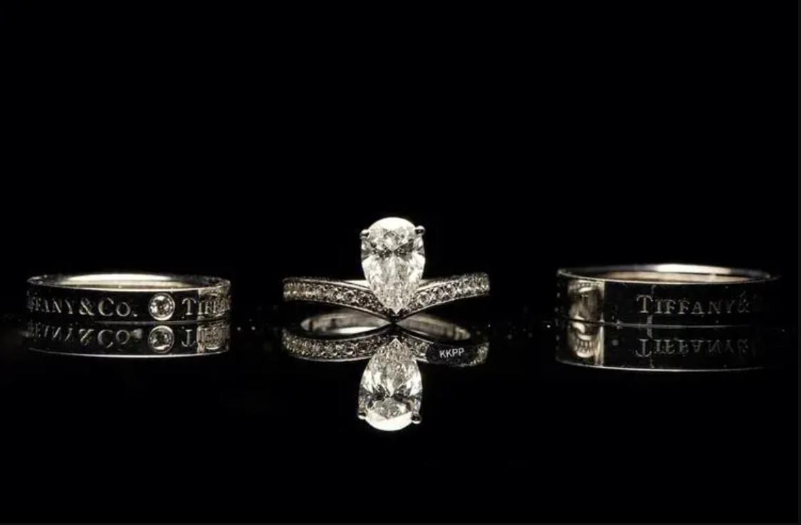 哪个牌子的求婚钻戒最好,求婚钻戒买哪个钻戒性价比最高