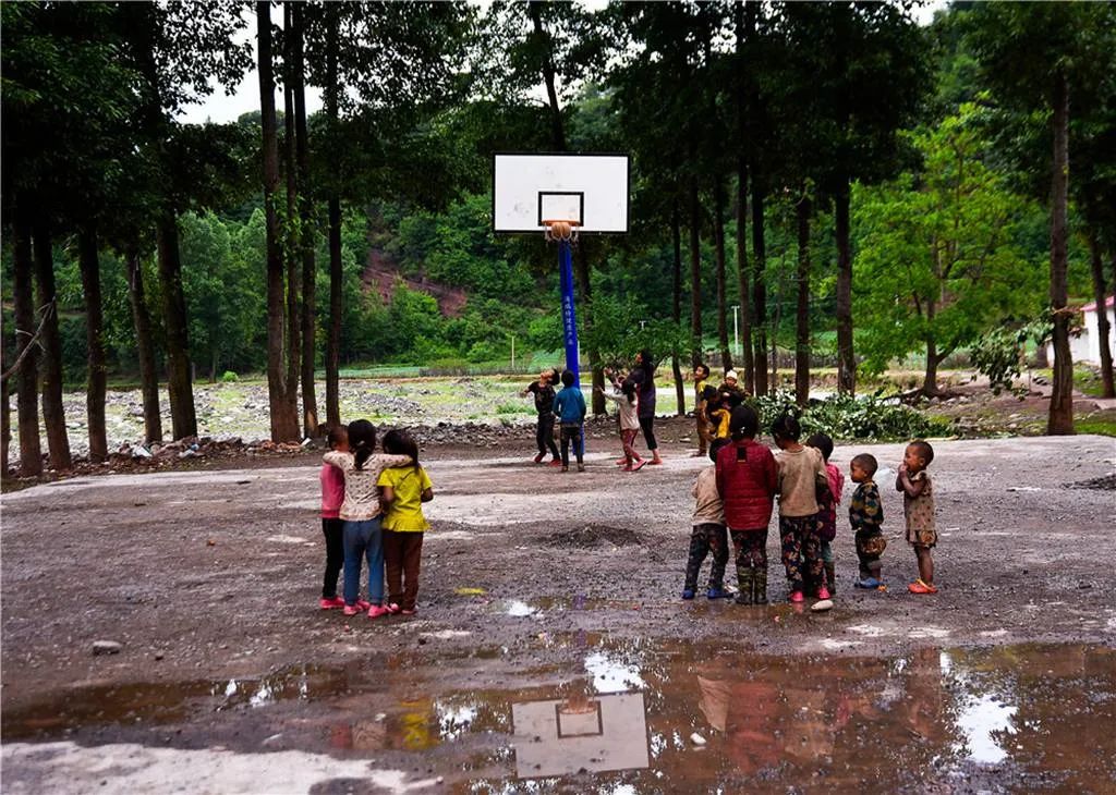 彝族千年传统民俗节日火把节、原生态赶集、幸福火车看凉山摄影团