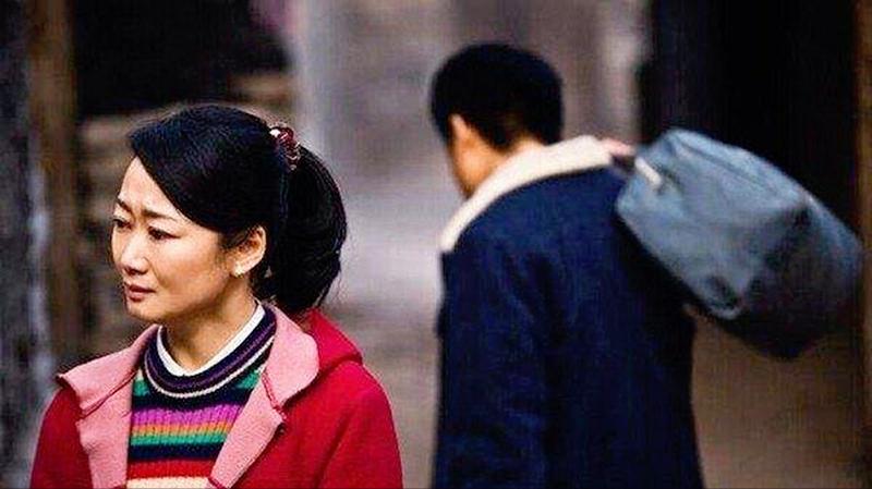 1997年,35岁男子捡到女弃婴,19年后女孩的七幅画卖出4.58万高价