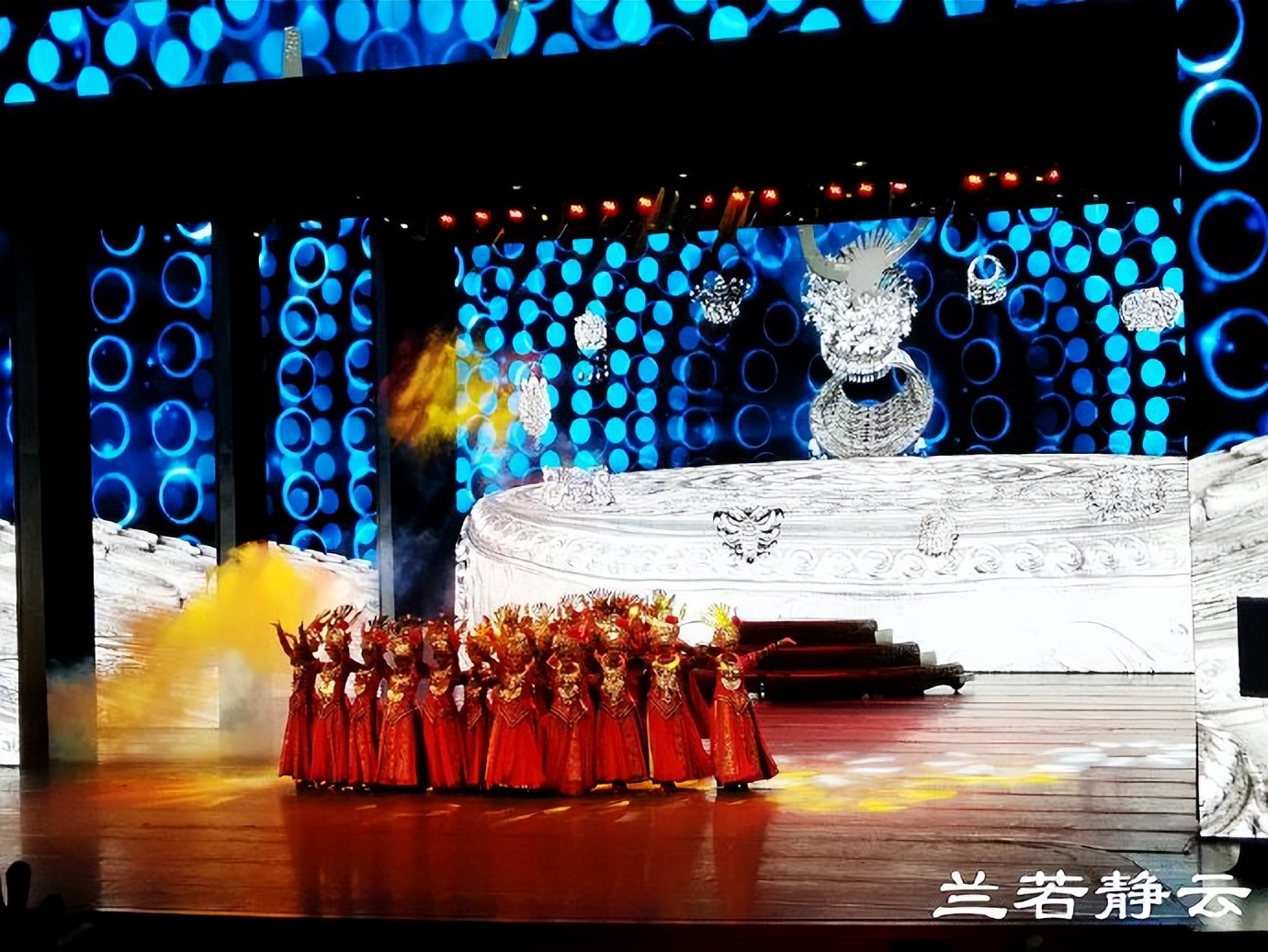 贵阳多彩贵州位置,贵阳多彩贵州城风景区