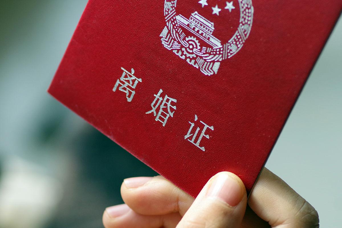 老公把妻子打伤判刑,老公把偷情男子打伤犯法吗