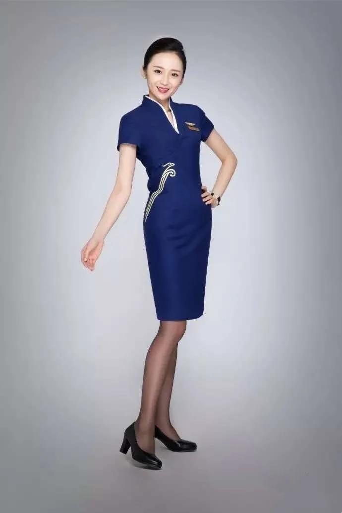 空姐制服每个年代的设计理念,中国国际航空空姐制服设计