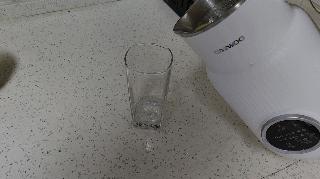 小熊和大宇哪个小型破壁豆浆机好,秋冬厨房新宠大宇云暮破壁豆浆机